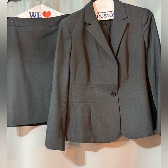 Jones New York Dresses & Skirts - Jones New York Black Stretch Blazer